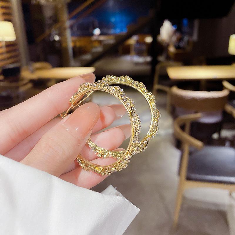 Новые атмосферные серьги-кольца с кисточками, персонализированные серьги для Европы и США, стильные серьги с бриллиантами.