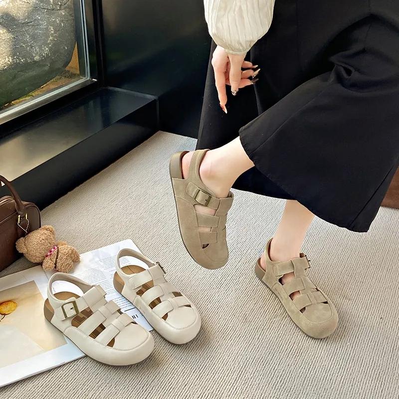 2025 Summer Ladies Fashion retro matte PU hollow closed Toe sandals Soft sole sports sandals buckle cross Platform beach