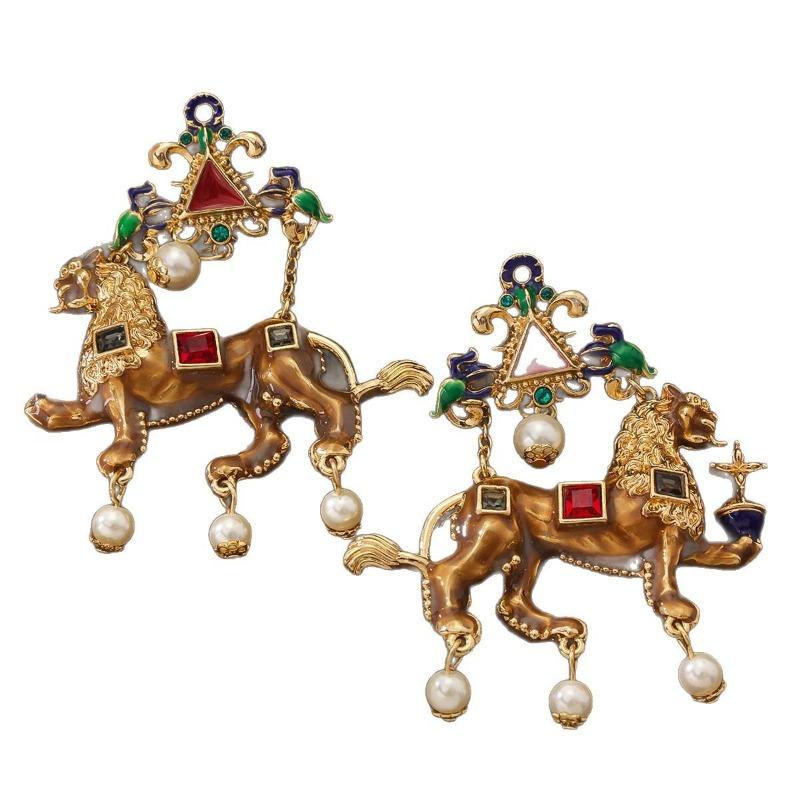 Qingdao Medieval Ancient Totem From Ancient Egypt Retro Enamel Colored Lion Fringed Stud Earrings