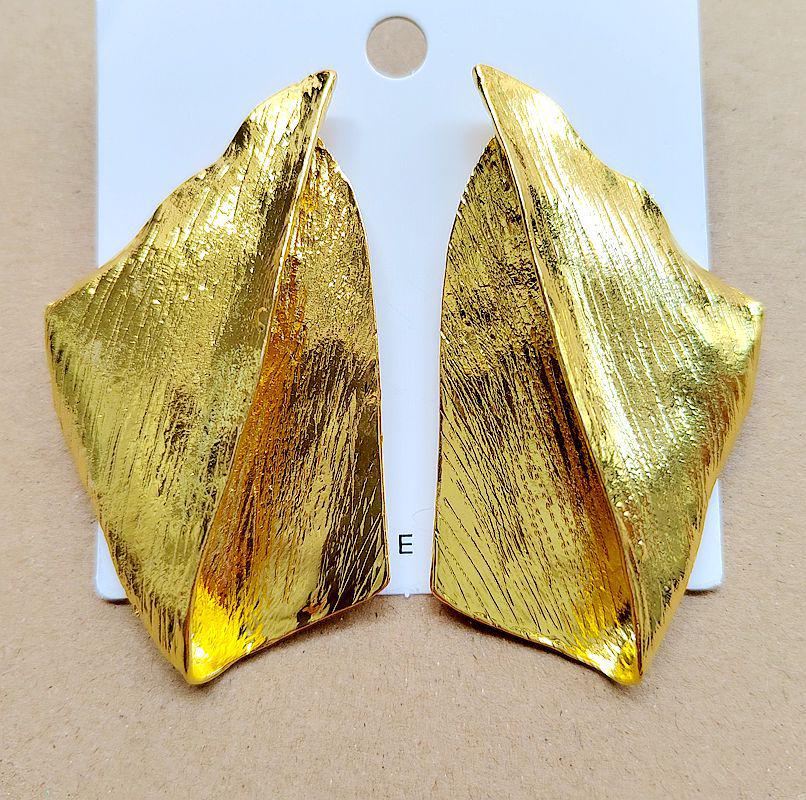 Retro Geometric Textured Alloy Earrings - Unique 2024 Celebrity Style Studs