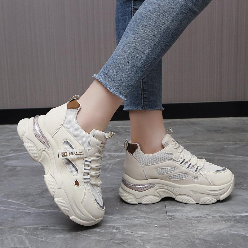 Frühling neue Mesh atmungsaktive Innenhöhe Damenschuhe 2025 dicksohlige Höhe Damensportschuhe Dad-Schuhe Damen