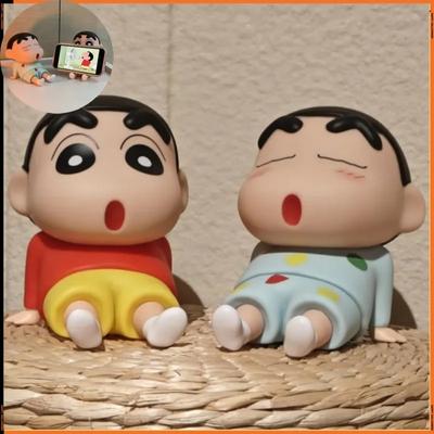 Držák na telefon Crayon Shin-Chan, Kawaii anime stolní ozdoby, sledování televize s kreslenými postavičkami, roztomilá panenka jako podpora telefonu, hračky a dárky