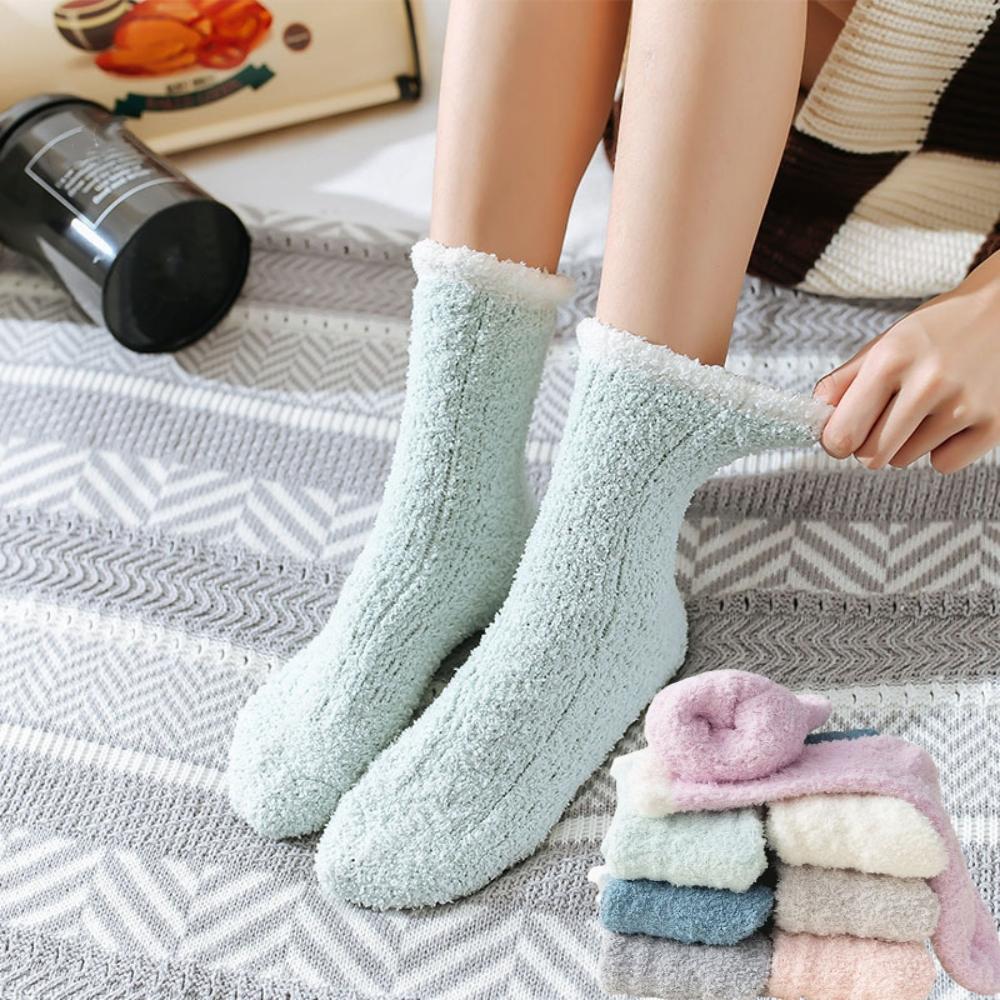 1 Paires Chaussettes Hiver Chaudes Moelleuses Floues Chaussettes Femme Chaussettes de Sommeil Mi-mollet Maison Sol Maison Confortable Doux Kawaii Thermiques Épaisses Chaussettes de Neige