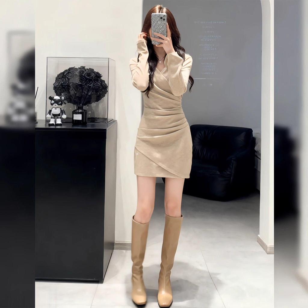 Petite High-End V-Neck Bell Sleeve Bodycon Dress with Cinched Waist Short Skirt
