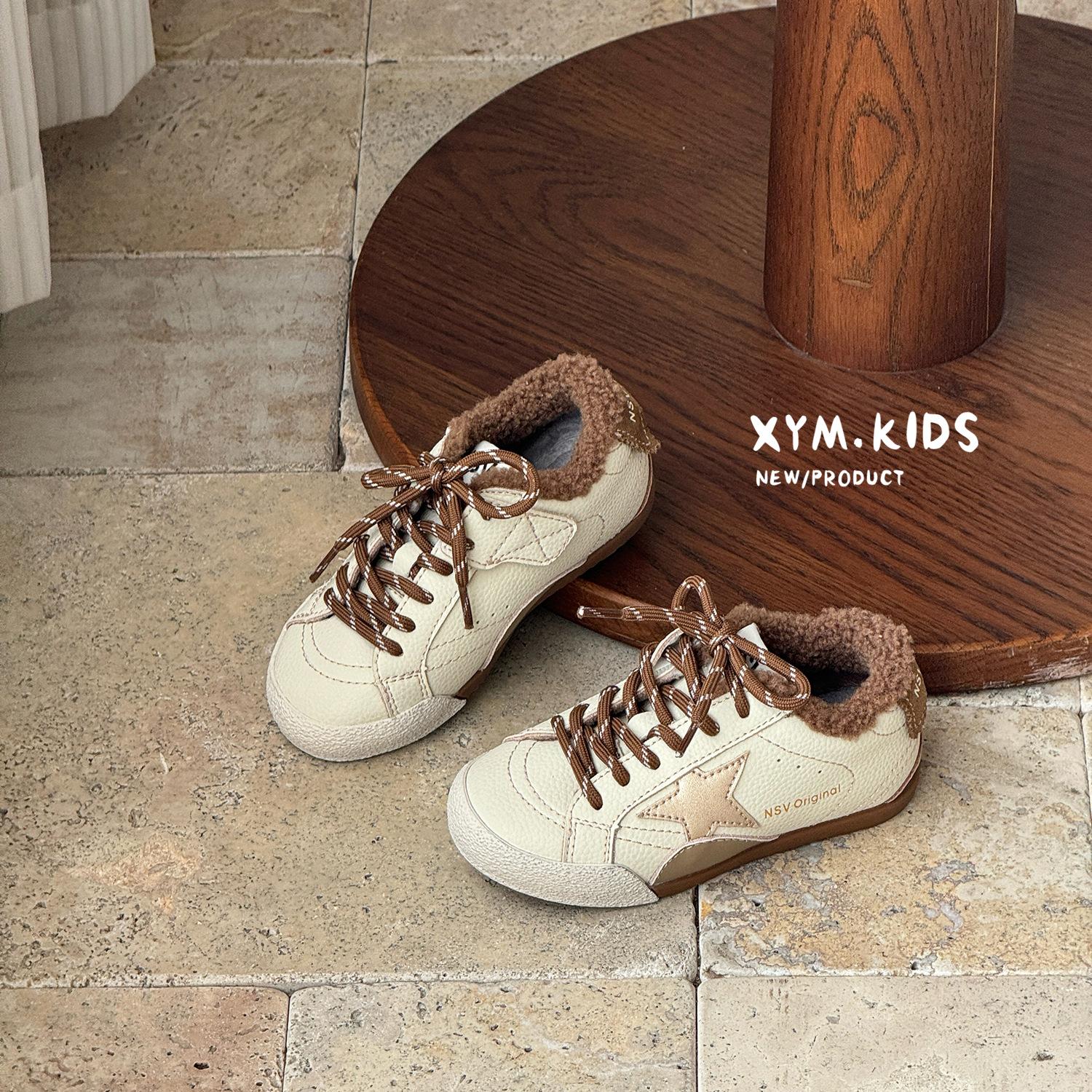 

Зима 2025 новая детская корейская версия универсальные лакированные бархатные кроссовки из овечьей шерсти со звездой 26-30 yards 5 pairs of minimum approval бежевый