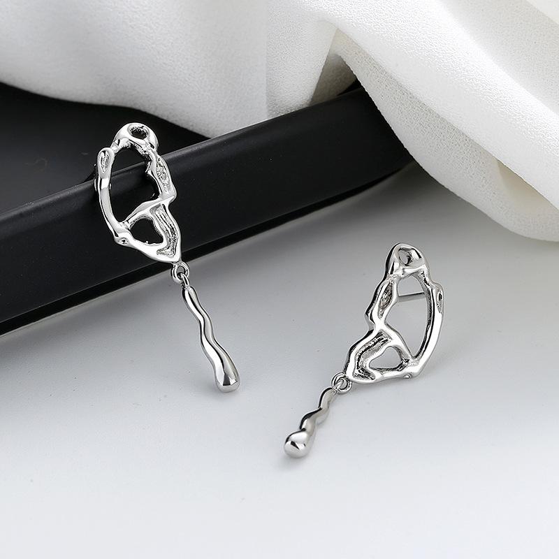 Ins Cold Style High-end Earrings Lesbian Niche Design Heavy Industry Metal Earrings