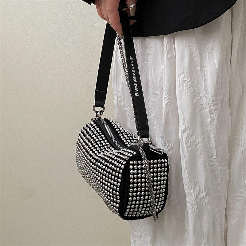 Luxury Bright Shoulder Bag Ins Style Crossbody Bag Fashionable Versatile Handbag Armpit Bags For Women Girls Gift