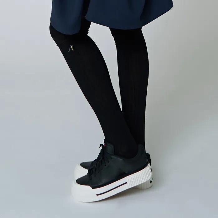 AW22AS01 Sheer High Knee Socks_Black