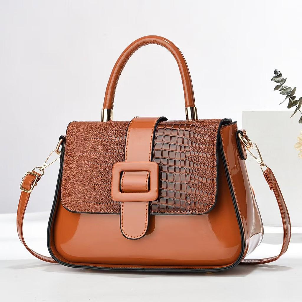 Trendy Crocodile Texture Handbag With Large Capacity And Chic Urban Minimalist Style Ideal For Daily Outfits