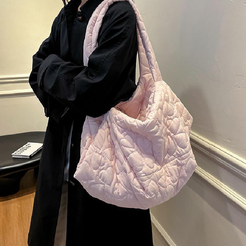 Solid Color Heart Shaped Design Large Capacity Shoulder Bag For Daily Commutes And Casual Outings