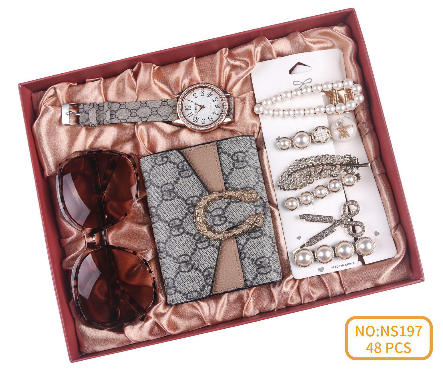 

Подарочный набор из 4 предметов для женщин 2023: Часы, Солнцезащитные очки, Кошелек, Брелок - Новая Модная Коллекция