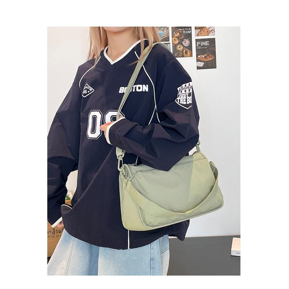 Women Large Capacity Oxford Crossbody Bag with Adjustable Strap for Daily Commute