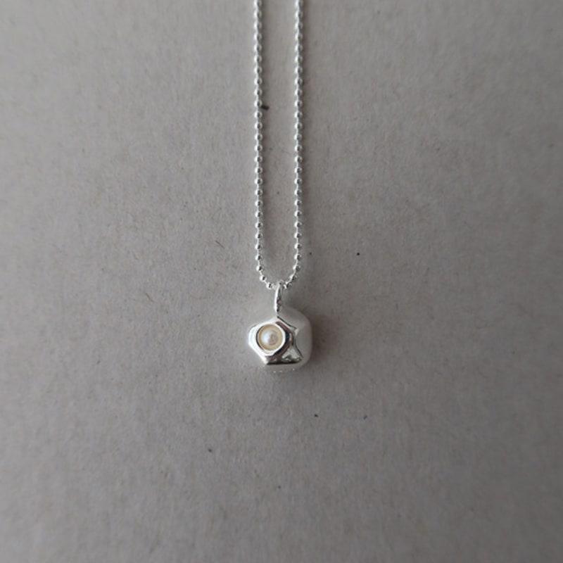 

MIDNIGHT MOMENT soak pearl necklace - silver sivler