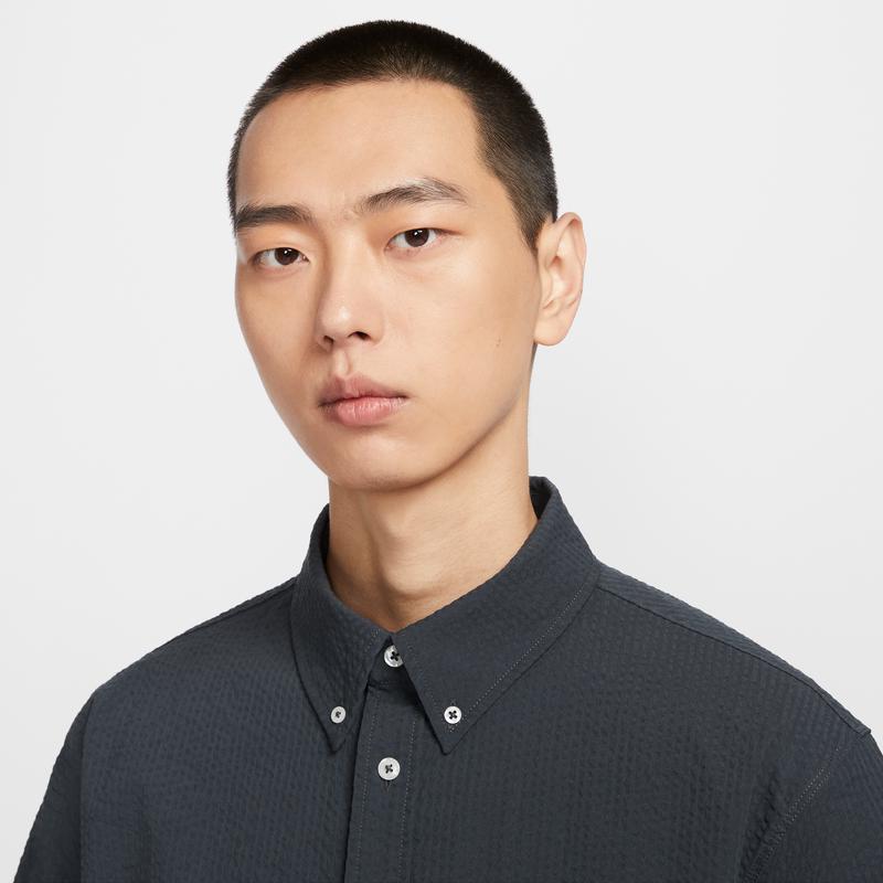 Nike SS24 Life Solid Color Sports Casual Comfortable Soft Lightweight Short Sleeve Shirt Men shirts Coal-Black FN3223060