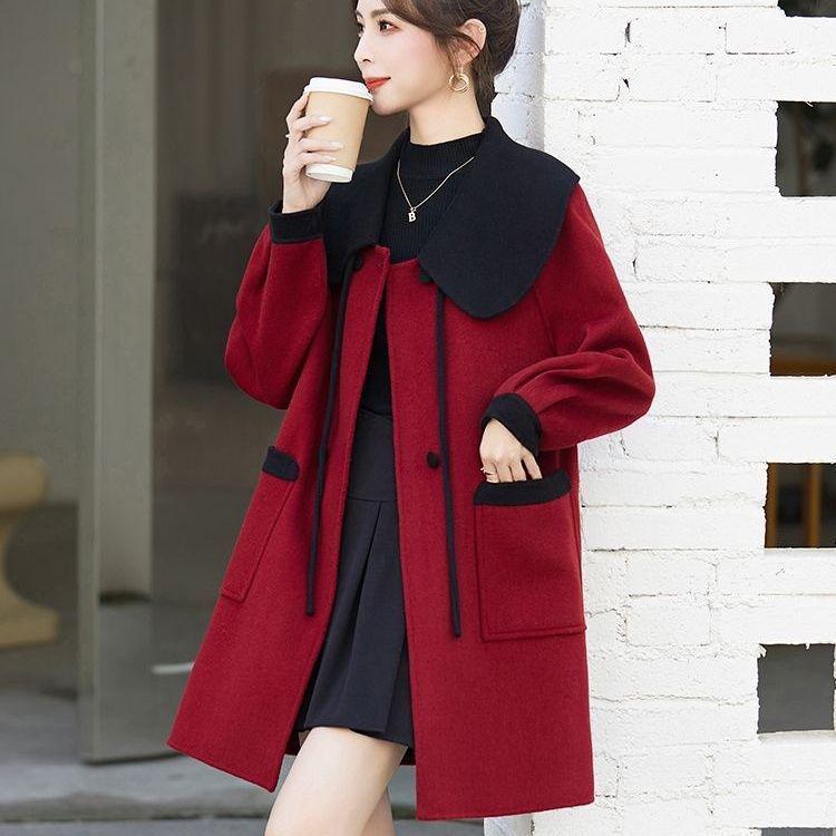 Versatile Color-Block Doll Collar Wool Coat: Korean Style, Mid-Length, Age-Reducing, Petite Loose Fit for Women (Autumn/Winter)