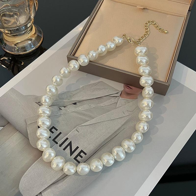 Light luxury oval large pearl necklace collarbone chain retro Internet celebrity neck chain female