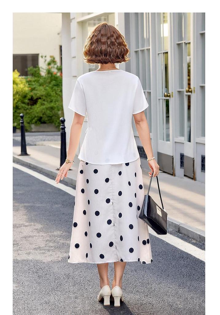 2026 Summer Fashion: Chic, Age-Reducing Two-Piece Set for Middle-Aged Women – Stylish Chiffon Blouse for 50+