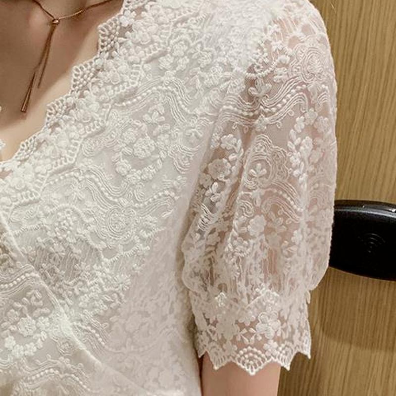 Shirts Women Lace Ladies Ins V-Neck Elegant Fashion Design Leisure Summer All-match Ulzzang Temperament Single Breasted White