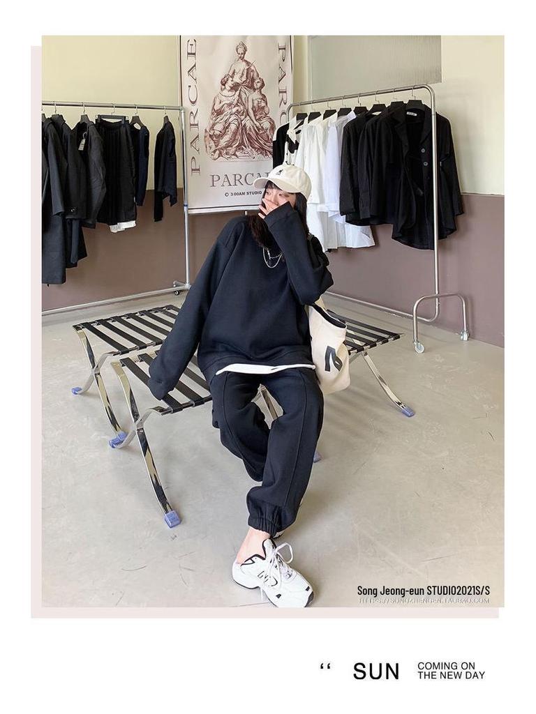 Women's 2025 Fleece-Lined Casual Sportswear Set: Autumn/Winter Fashion, Age-Reducing Loose Sweatshirt & Pants Two-Piece Set