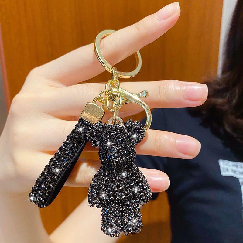 Chic Rhinestone Bear Keychain: Cute & Exquisite Bag Charm