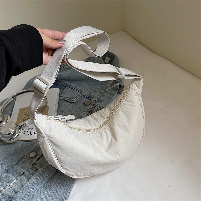 2025 Autumn New Solid Color Trend Personalized Shoulder Bag Women's Daily Simple Dumpling Bag Messenger Bag Women's Leisure