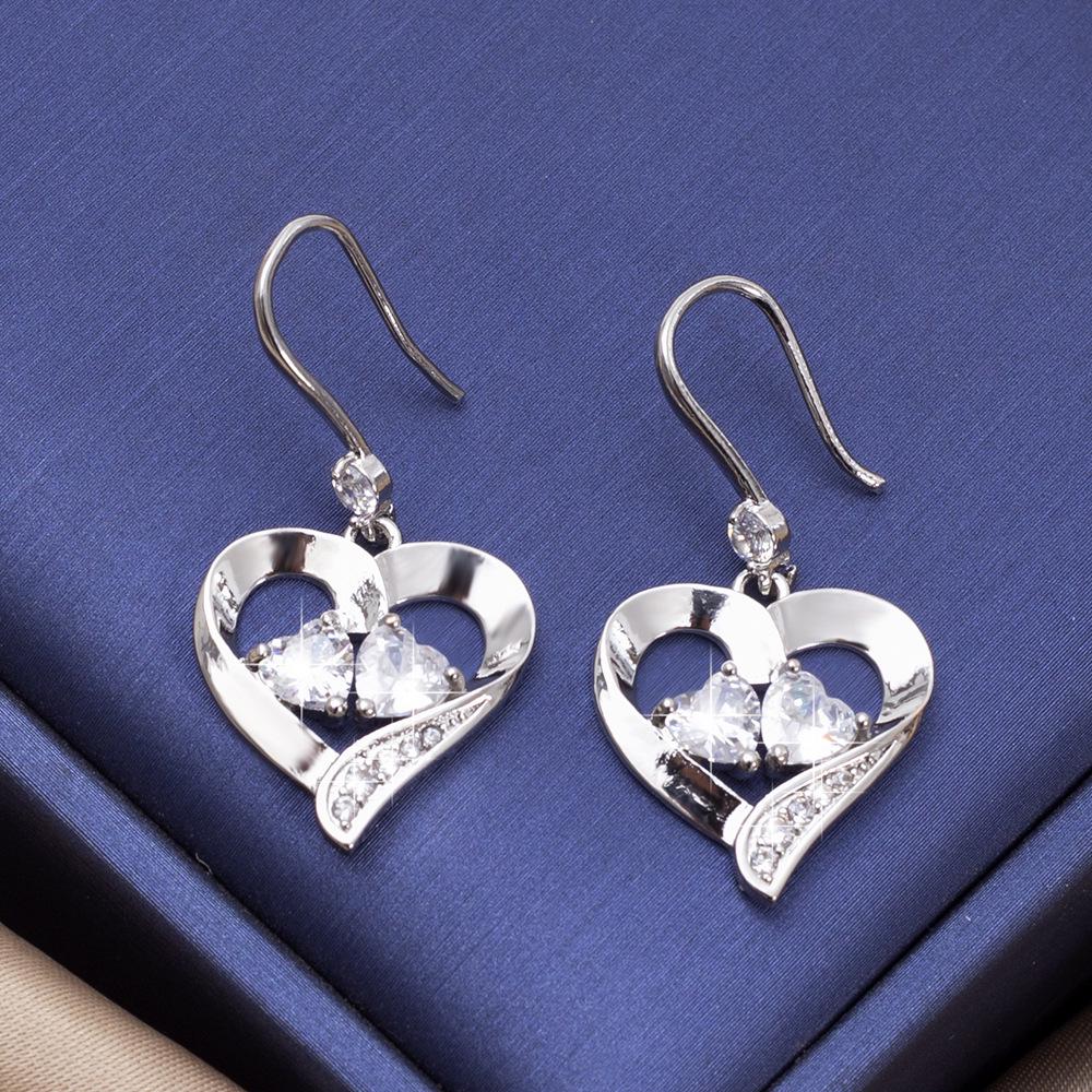 French Minimalist Heart-Shaped Cubic Zirconia Metal Earrings - Light Luxury Christmas Gift for Women