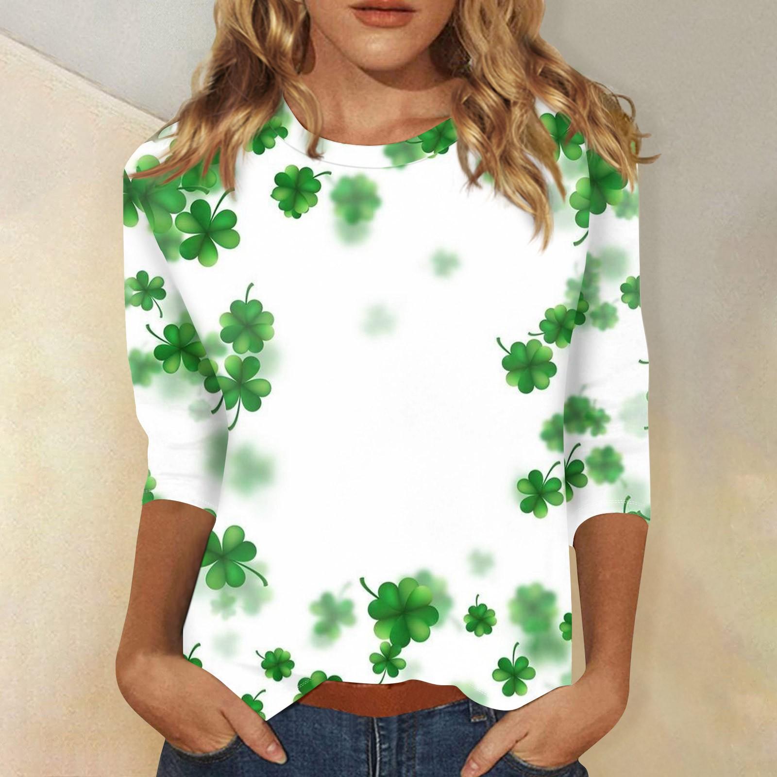 

Женский круглый вырез, рукав 3/4. Топ с принтом ко Дню Святого Патрика M