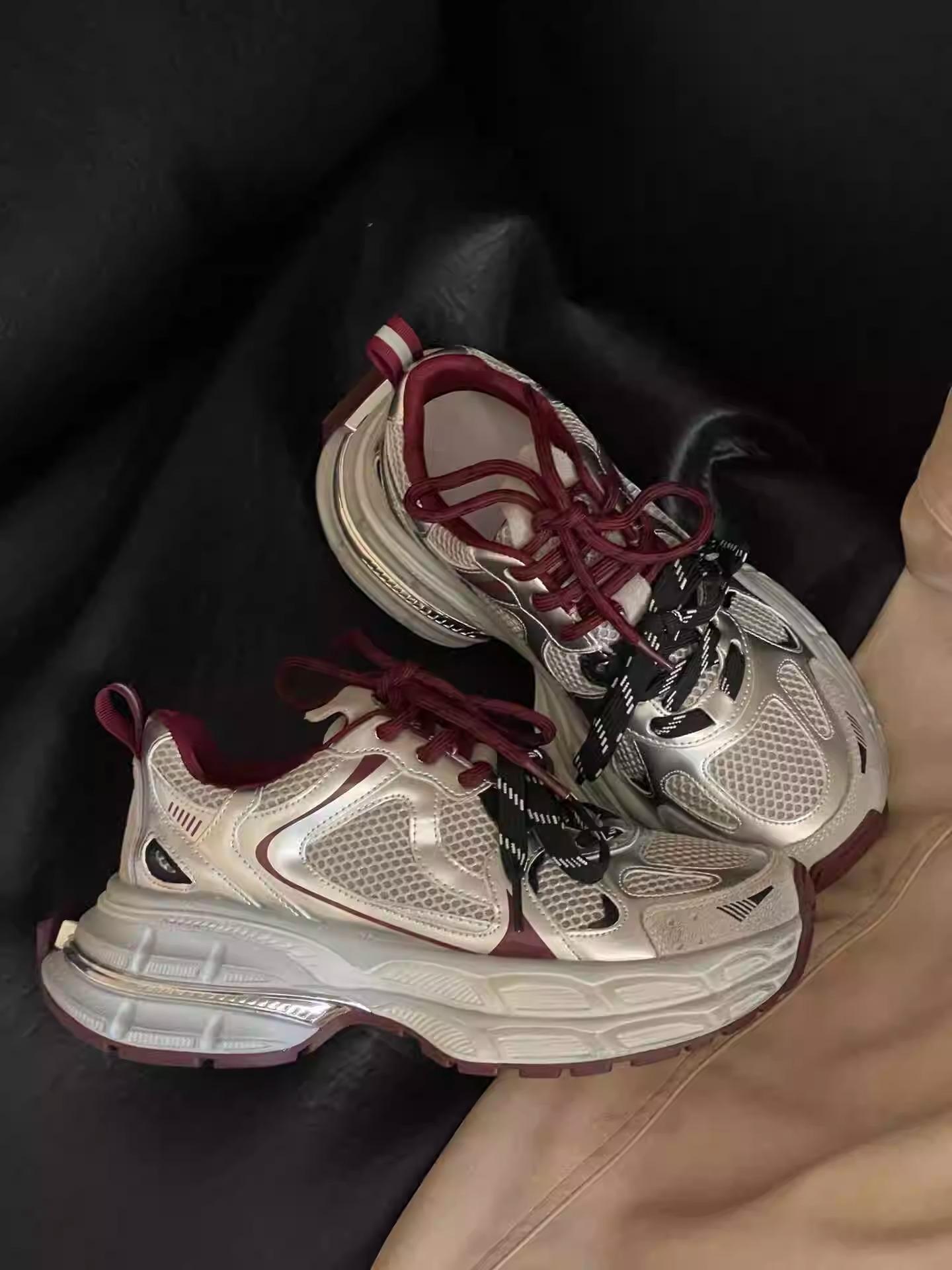 

Кожаные кроссовки на платформе для женщин 2025 осень новинка корейская версия дышащие и универсальные, легкие и нескользящие повседневные спортивные туфли тренд 40