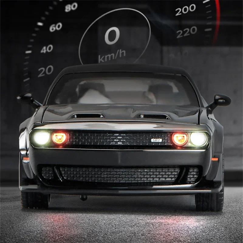 DFN2  1:32 Dodge Challenger Helicat SRT Alloy Sports Car Model Diecast Metal Toy Muscle Car Model Simulation Sound and Light Kids Gift