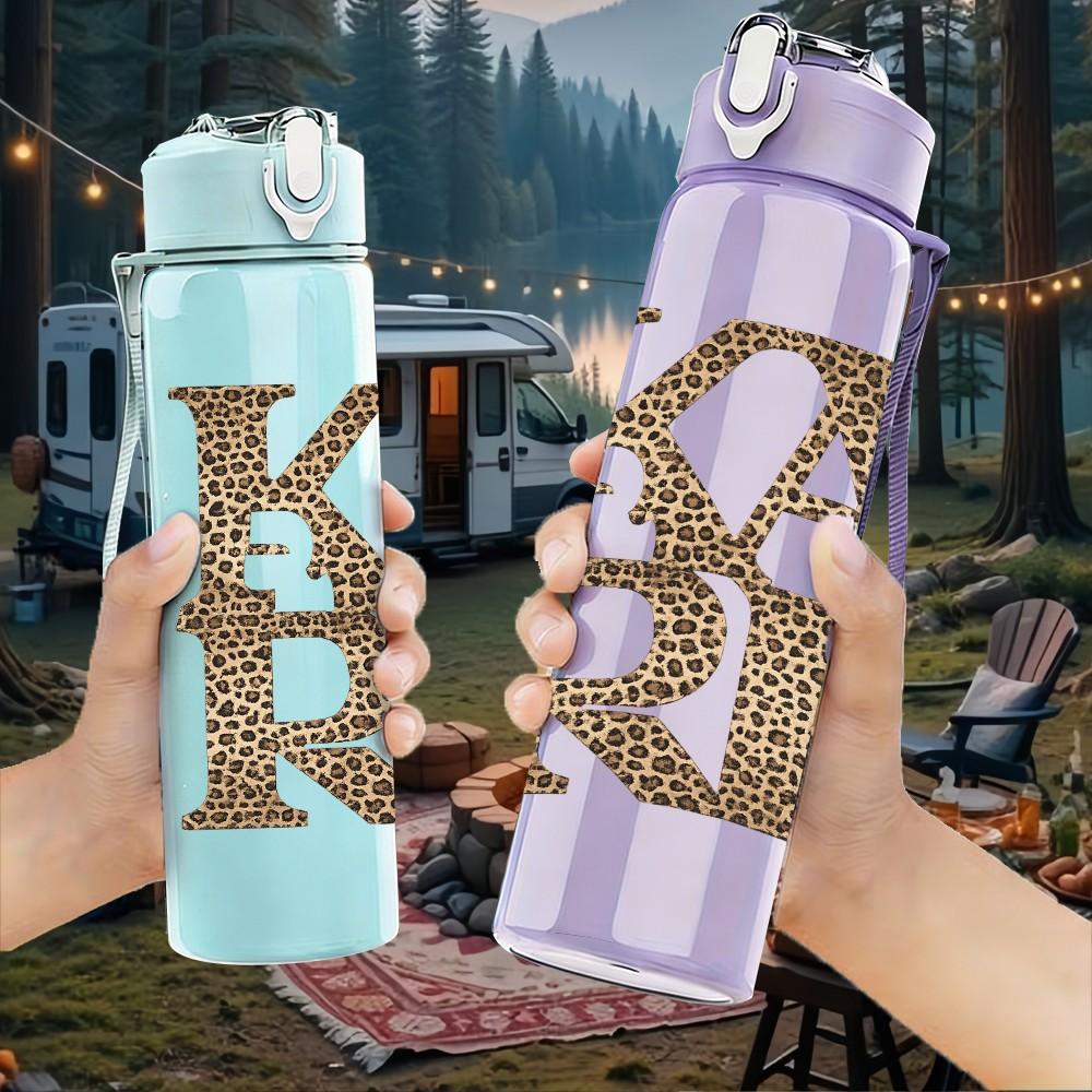 1PC KAR Glitter Gold Letter Text Print 750ml Color Plastic Sports Water Bottle Leakproof Flip Straw Lid Suitable for Sports Office Home Use