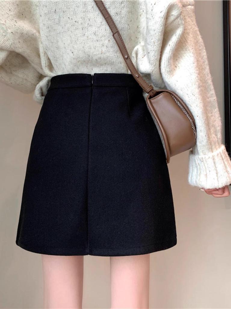 High-Waisted Slimming Wool A-Line Skirt for Women - Autumn/Winter Korean Style, Petite Black Short Skirt