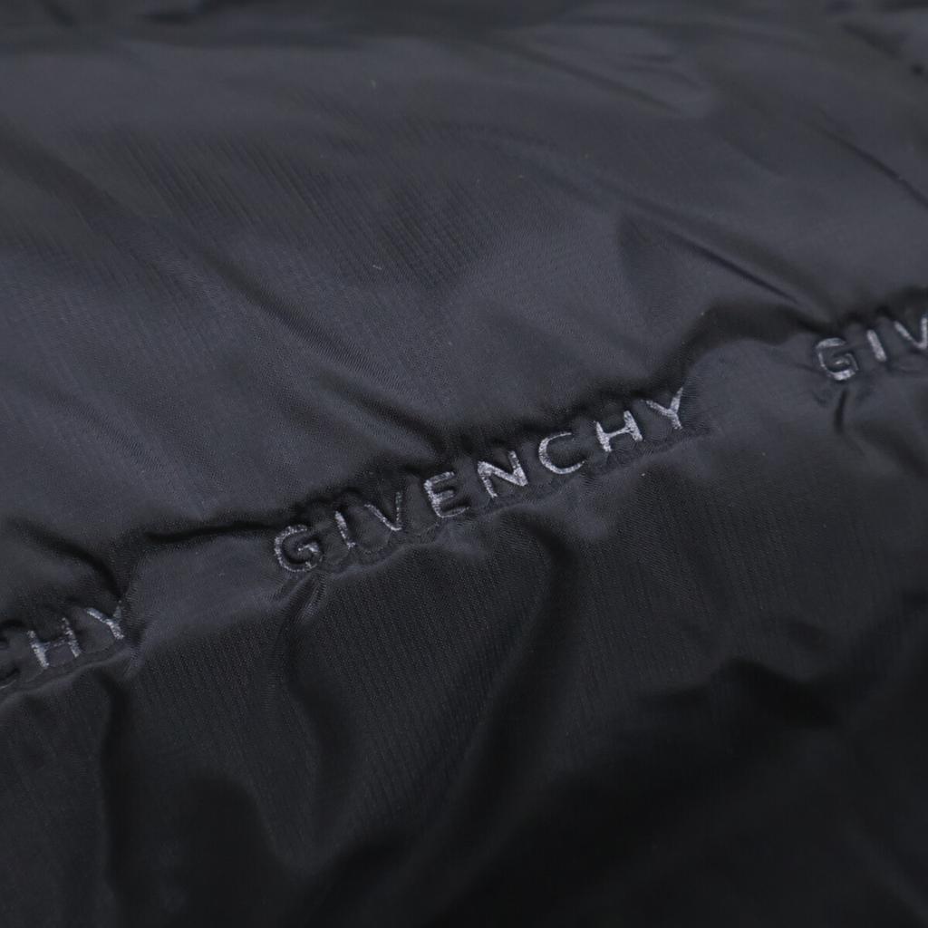 Givenchy BM00RE13Q2 Black Embossed Logo Puffy Jacket Jacket 46 blackUsed