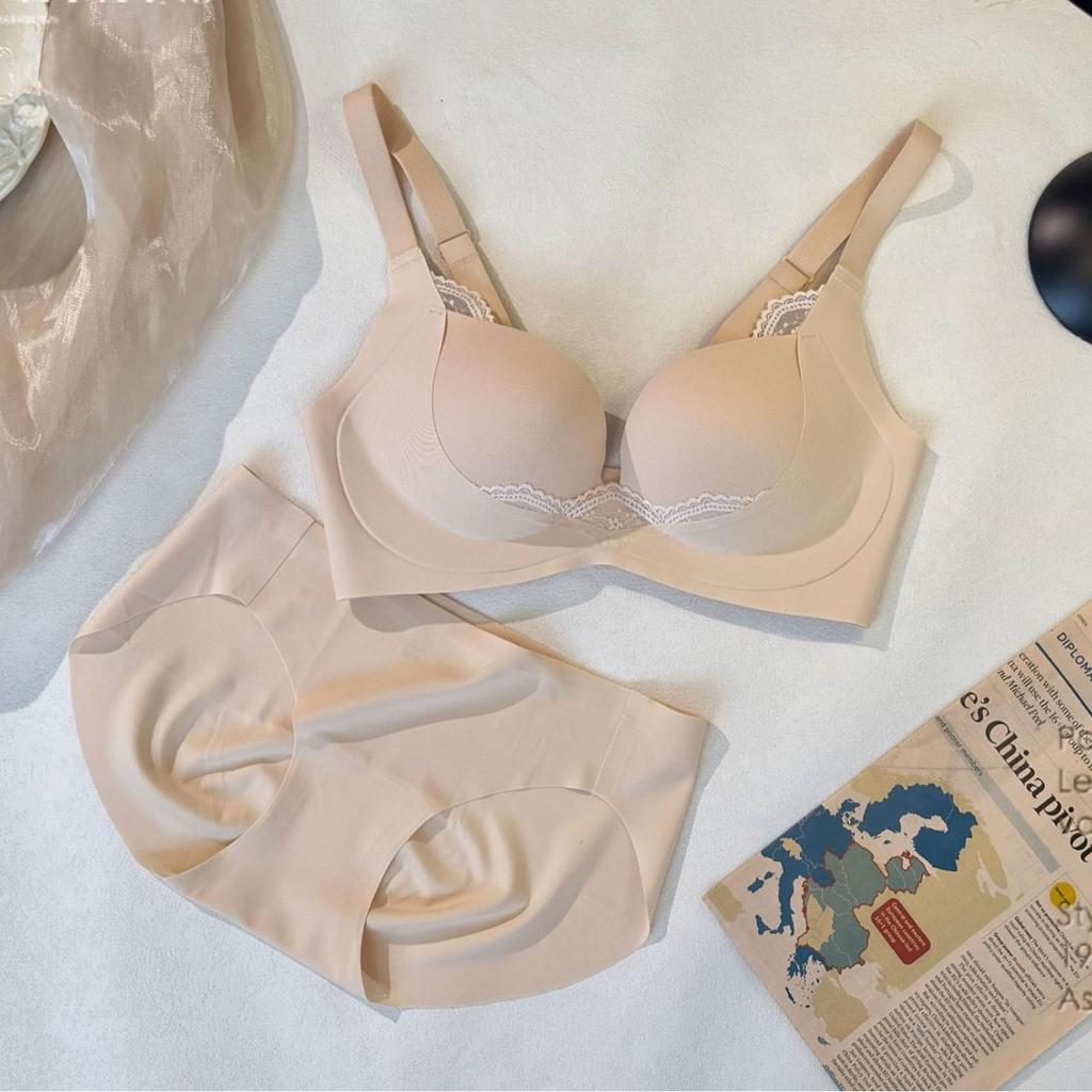 Seamless Uplift Bra: Underwire-Free, Anti-Sag, Side Support, Adjustable, Thin, Set S6