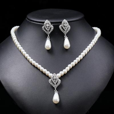 2022 European and American Foreign Trade New Pearl Necklace Set Women's Light Luxury Niche Versatile Sweater Chain Clavicle Chain Alloy