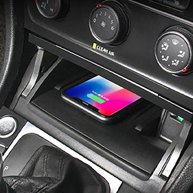 Car wireless charger 15w fast charger phone charger charging pad charging holder for Volkswagen Golf 7 MK7 2014-2018
