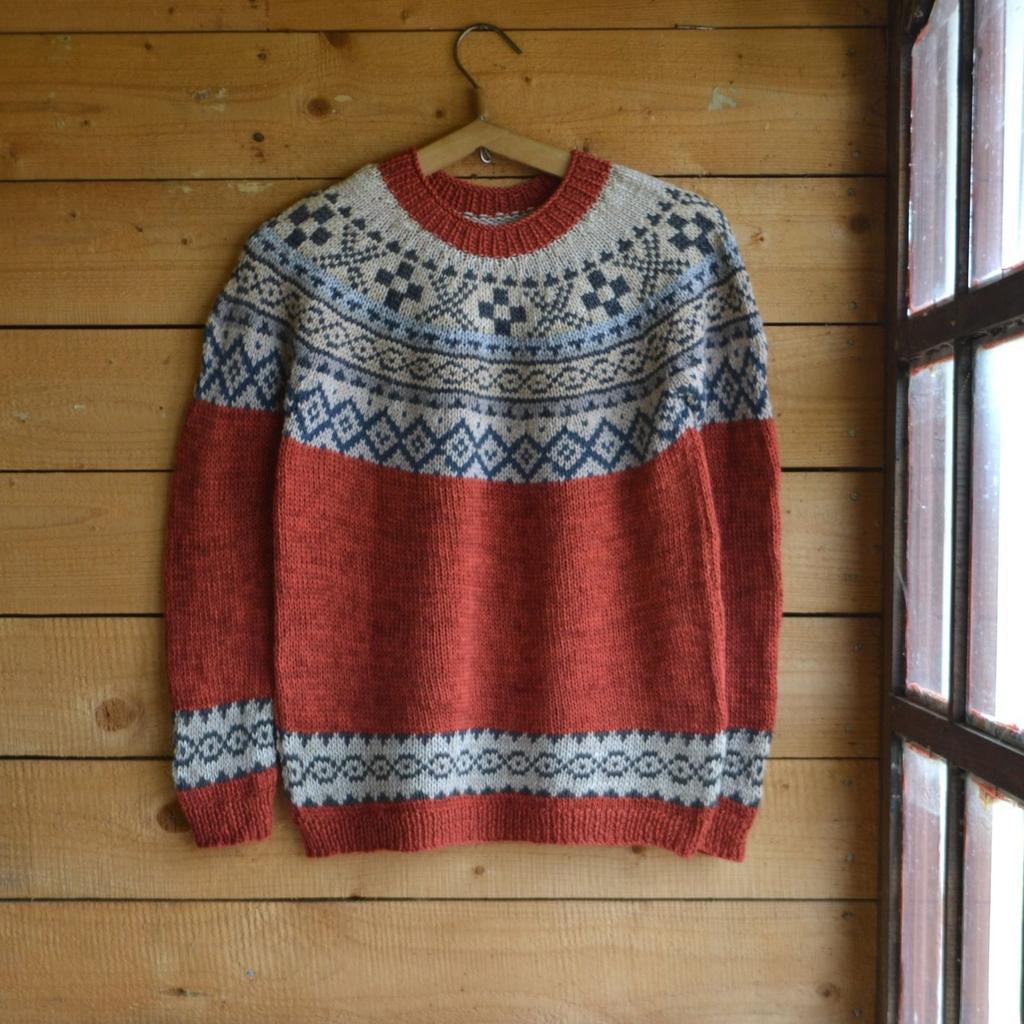 Women's Round Neck Colour Blocked Loose Fashion Pullover Knitted Top Luxurious Relaxed-fit Slimming and Versatile Top