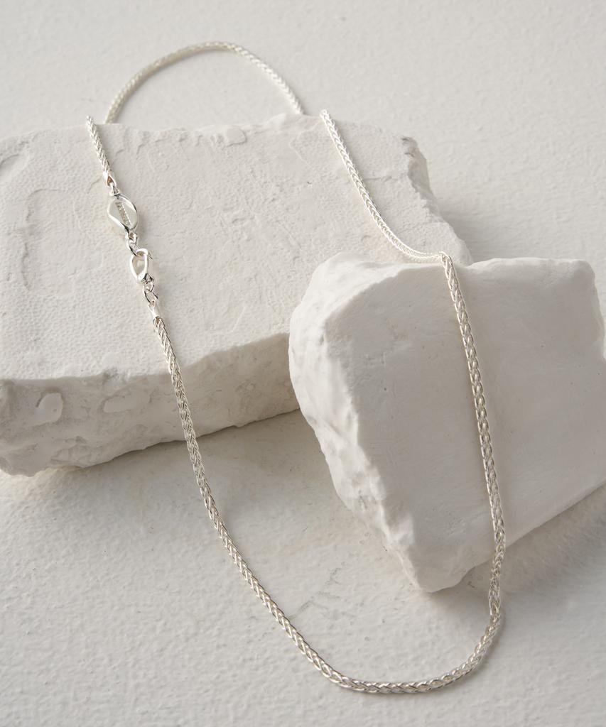 Chorock Line Necklace