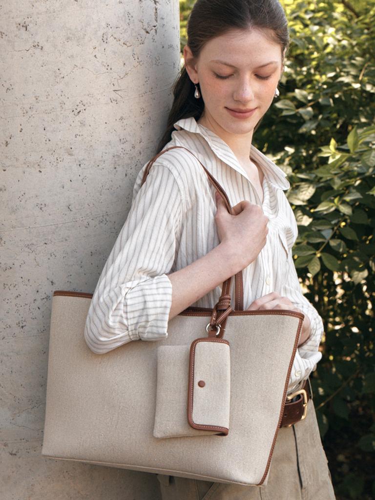Demeriel Canvas Carry All Bag