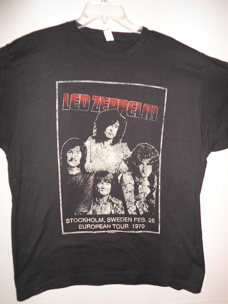 LED ZEPPELIN ОФИЦИАЛЬНЫЙ 2011 ШВЕЦИЯ ПОСТЕР ГРУППА ПОТЕРТЫЙ ВИД БОЛЬШАЯ Унисекс Футболка S
