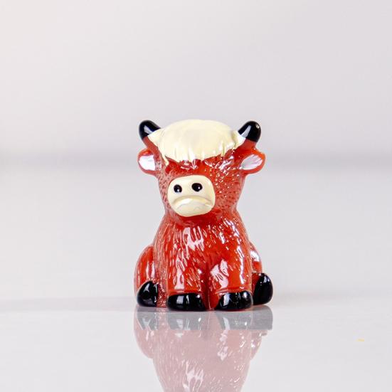 10 sztuk Miniaturowa figurka krowy szkockiej Żywiczna miniatura siedzącej krowy szkockiej Zwierzęta Kolekcjonerska rzeźba Ozdoba na biurko