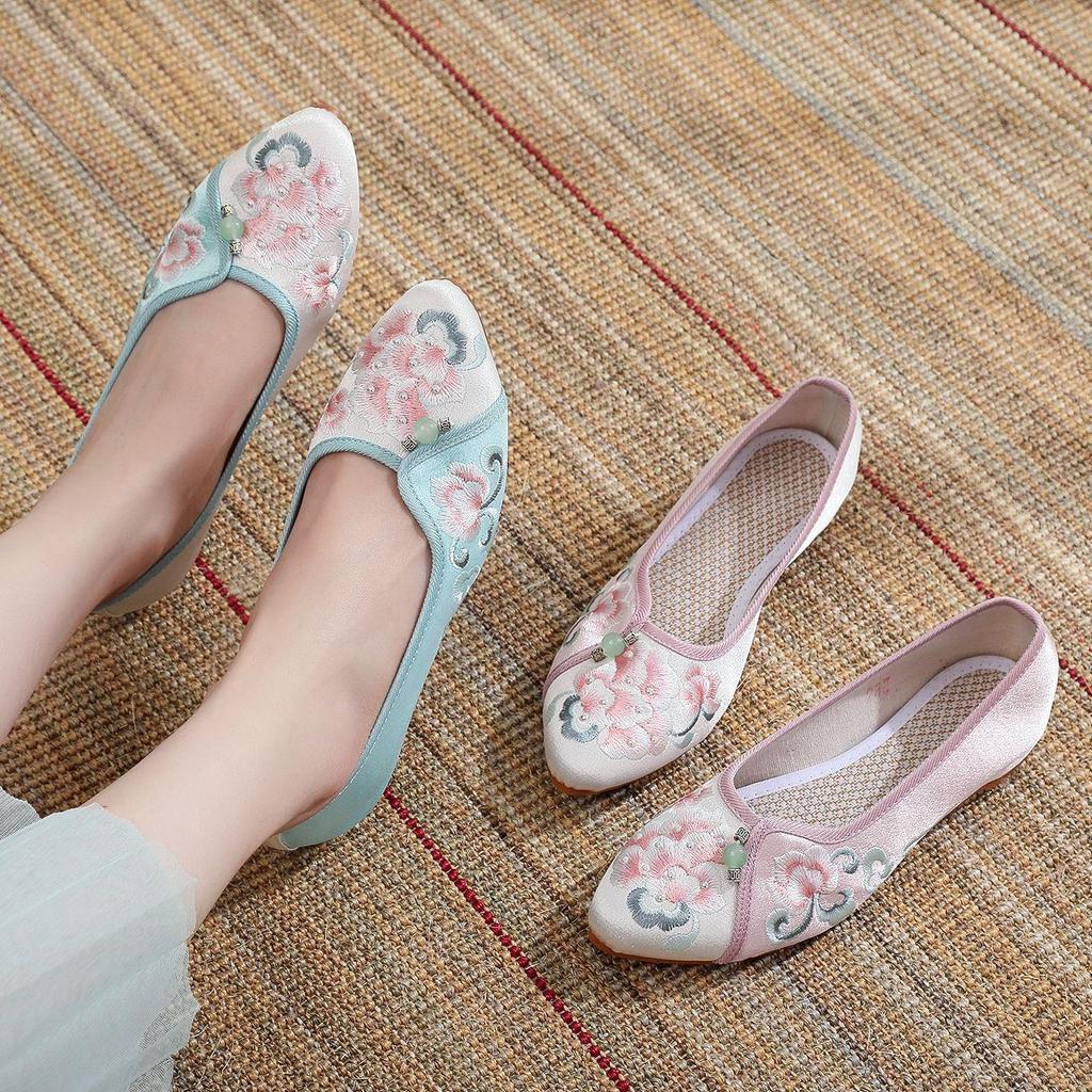 Dan Yue 2024 Spring Women's Ethnic Style Embroidered Cheongsam Pointed Toe Cloth Shoes