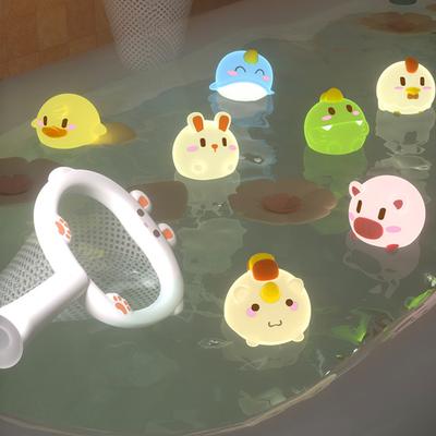 LED Işık Up Oyuncaklar Bebek Sevimli Hayvanlar Banyo Oyuncak Yüzme Suyu Yumuşak Kauçuk Şamandıra İndüksiyon Aydınlık Ördek Çocuklar için Komik Hediyeler Oyna