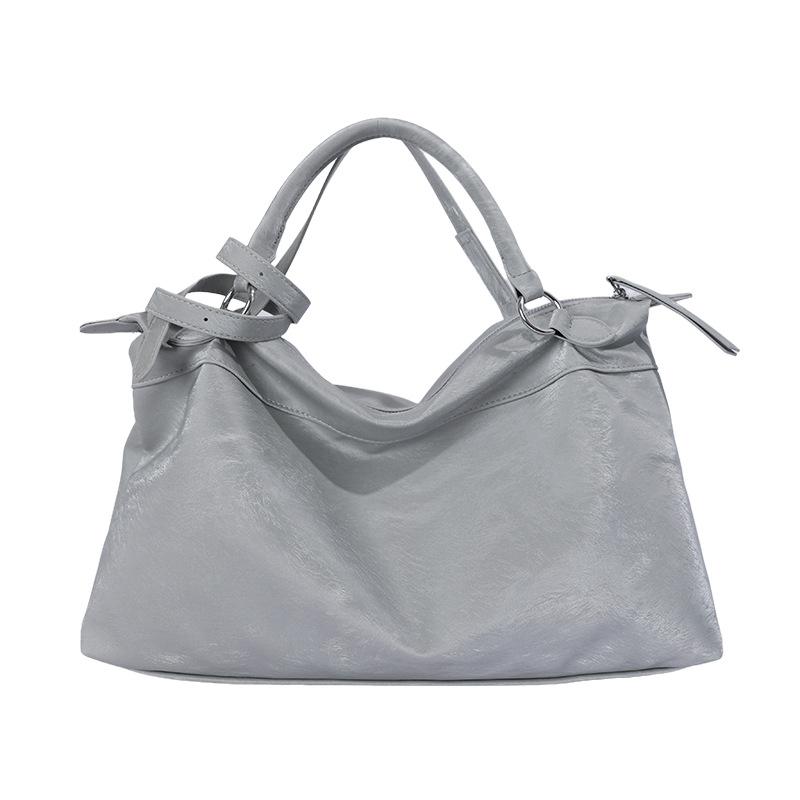 Summer sweet and cool fashionable gold underarm bag women's new large-capacity lazy style casual versatile messenger bag