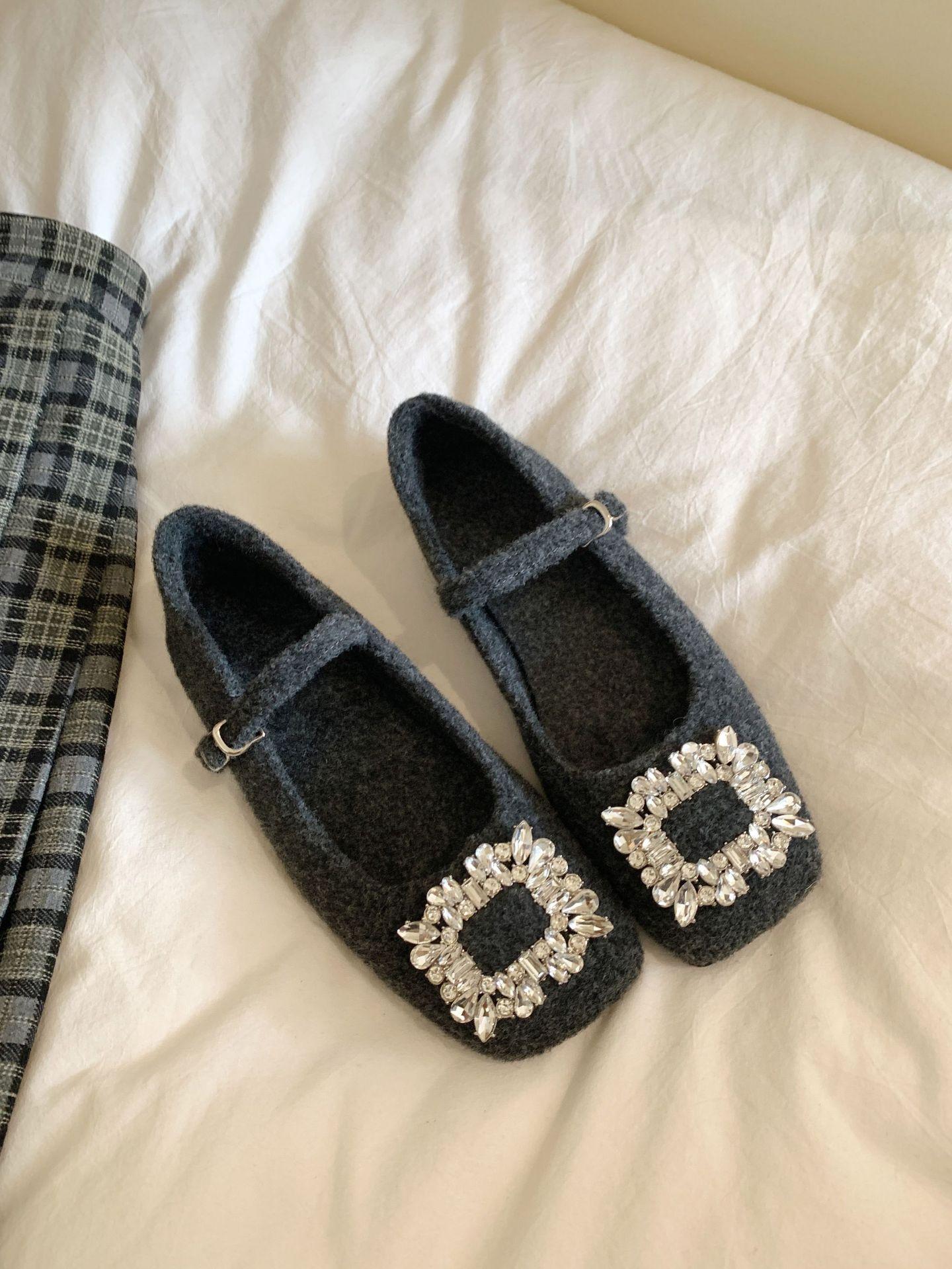 

Blue cabinet Mary Jane shoes 2025 winter new French cotton shoes one-word buckle rhinestone square head flat bottom women s shoes Mao Mao shoes 40 серый