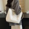 Stylish Tote Bag For Women With Spacious Capacity And Trendy Street Style Design