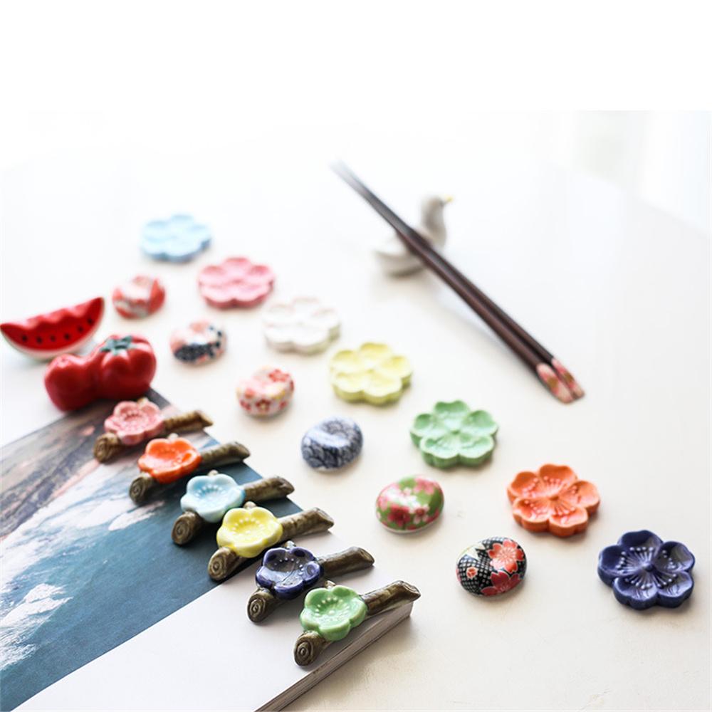 

Chopsticks Pillow Plum Blossom Creative Underglaze Color Japanese Cartoon Japanese Style Chopsticks Rack Chopsticks Support