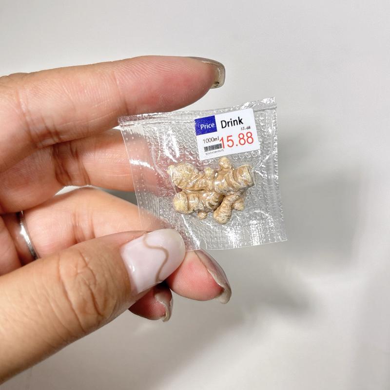 1 Stück 1/12 Puppenhaus Miniatur Essen Spielszene Mini Simulation Gemüse Obst und Meeresfrüchte Vakuumverpackung Puppenzubehör Schönes Spielzeug