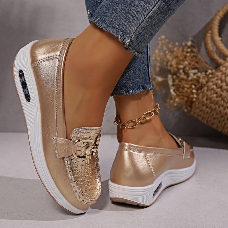 Women's New Leather Metal Casual Single Shoes Lightweight Breathable Large Size Women's Shoes