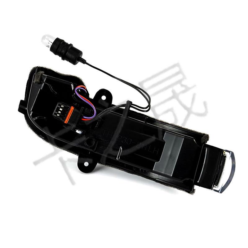 Mercedes-Benz Klasa E W203 Kierunkowskaz w Lusterku Bocznym 2038201321/2038201421