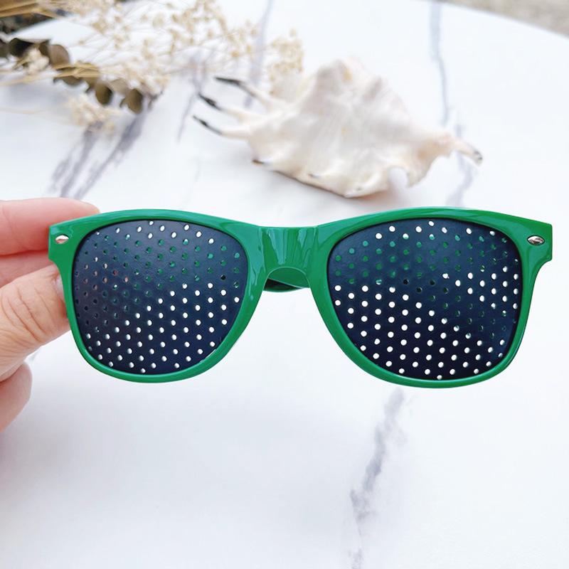 Ochelari de soare cu orificii - Design cu cuie de orez pentru ameliorarea miopiei